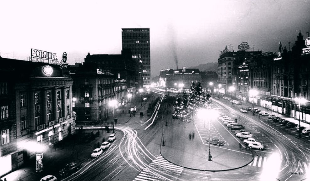 Trg Republike (današnji Trg bana Jelačića) 1966. godine, noću